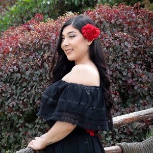 Meet your Posher, Yessenia